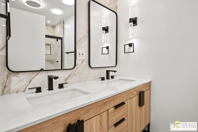 2435 E Wayne Road, Palm Springs, CA 92262