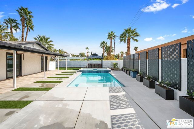 2435 E Wayne Road, Palm Springs, CA 92262