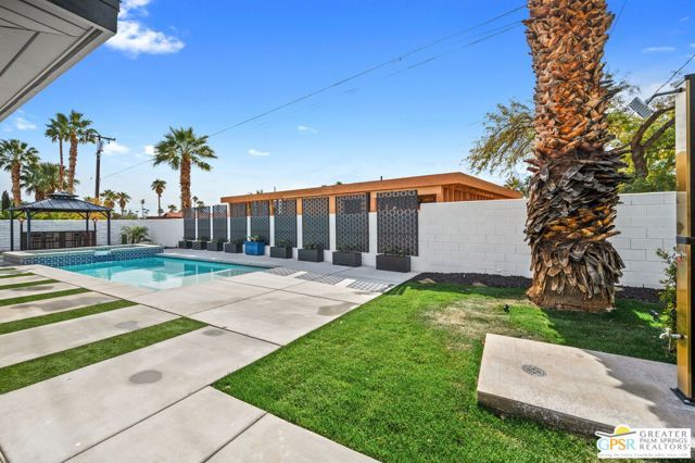2435 E Wayne Road, Palm Springs, CA 92262