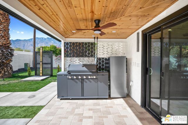 2435 E Wayne Road, Palm Springs, CA 92262