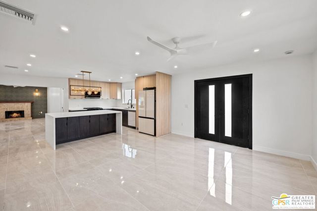 2435 E Wayne Road, Palm Springs, CA 92262