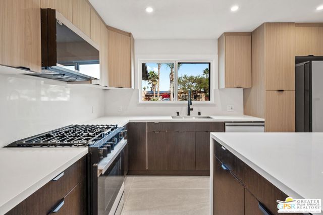 2435 E Wayne Road, Palm Springs, CA 92262