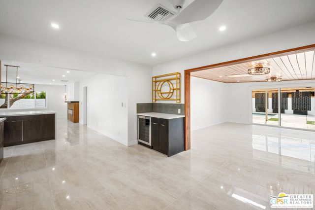 2435 E Wayne Road, Palm Springs, CA 92262