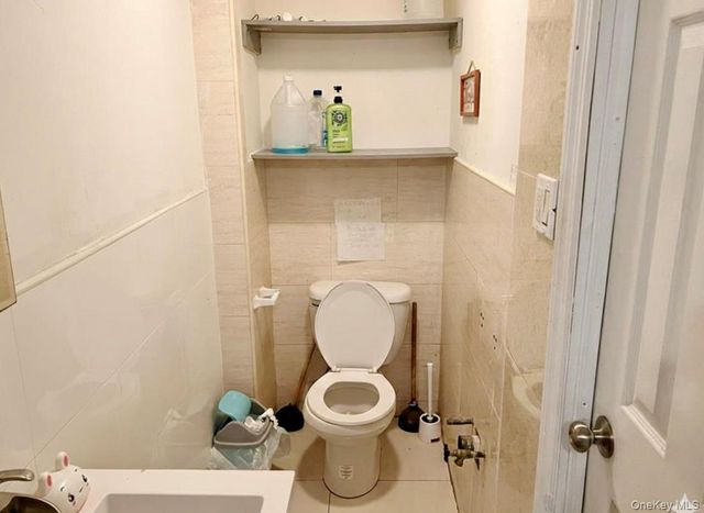 3509 Leavitt St, Flushing, NY 11354