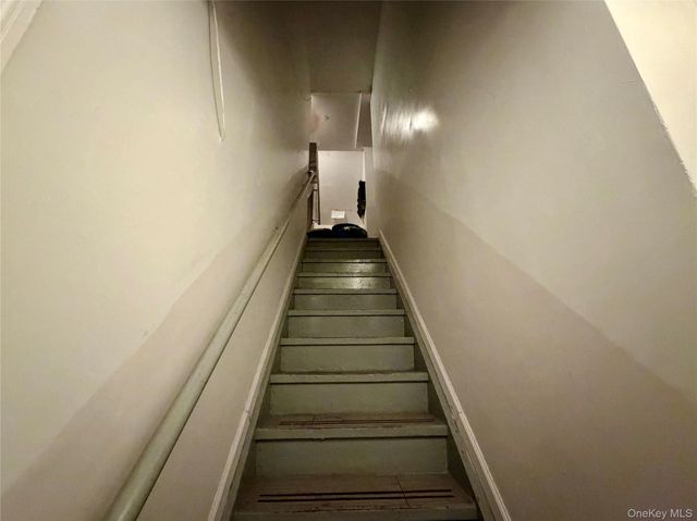 3509 Leavitt St, Flushing, NY 11354