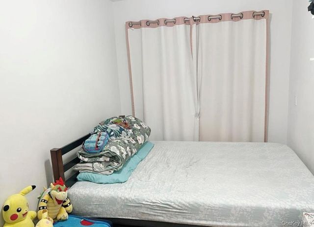 3509 Leavitt St, Flushing, NY 11354