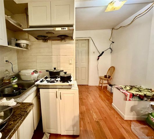 3509 Leavitt St, Flushing, NY 11354