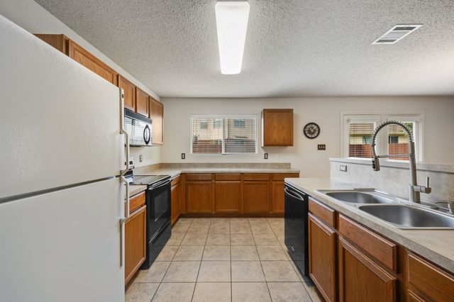 4848 Trail Hollow Drive, Fort Worth, TX 76244