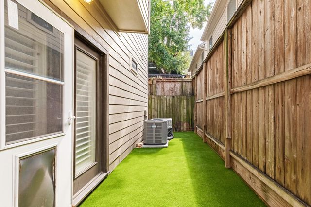 115 Roy Street, Houston, TX 77007