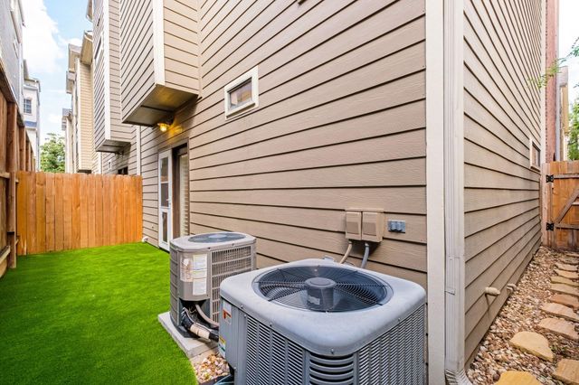 115 Roy Street, Houston, TX 77007