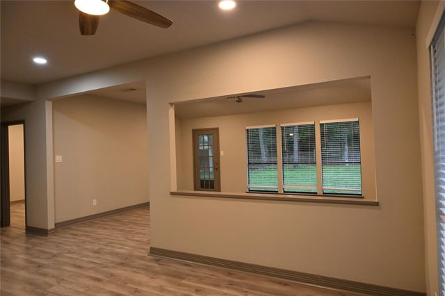 10053 W Twin Shore Drive, Willis, TX 77318
