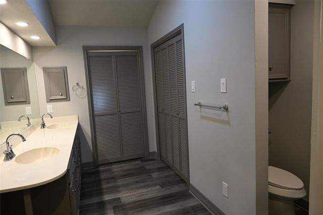 10053 W Twin Shore Drive, Willis, TX 77318