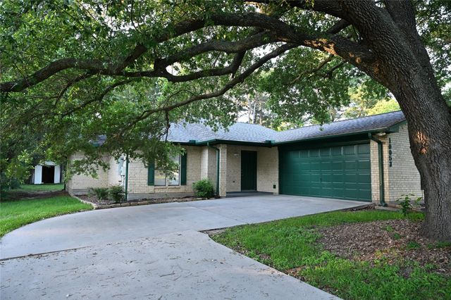 10053 W Twin Shore Drive, Willis, TX 77318