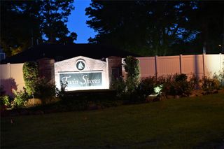 10053 W Twin Shore Drive, Willis, TX 77318