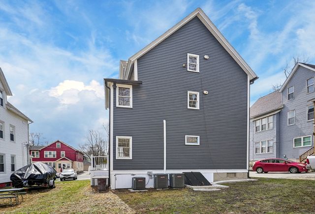 28 Ekman St 1, Worcester, MA 01607