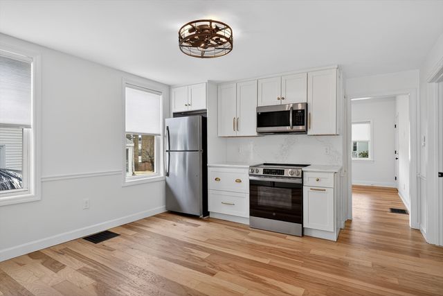 28 Ekman St 1, Worcester, MA 01607