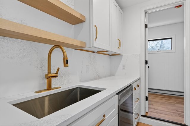 28 Ekman St 1, Worcester, MA 01607