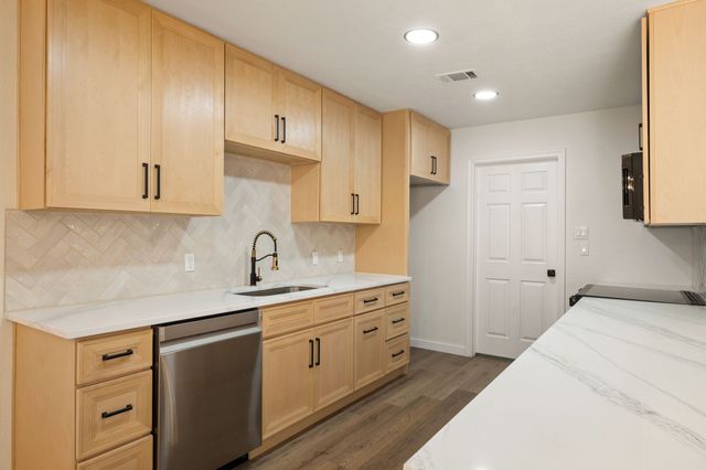 3621 Stephenson Drive, Bedford, TX 76021