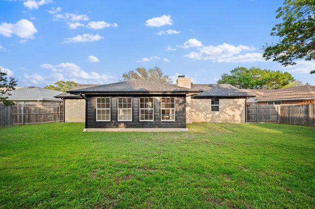 3621 Stephenson Drive, Bedford, TX 76021