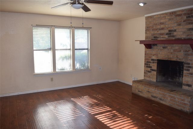 1806 Family Circle, Grand Prairie, TX 75051