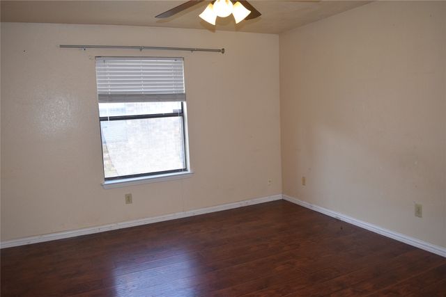 1806 Family Circle, Grand Prairie, TX 75051