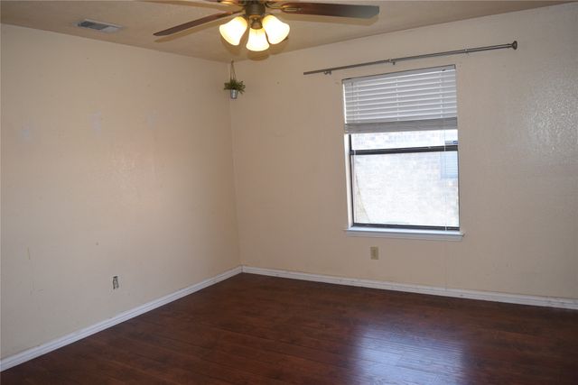 1806 Family Circle, Grand Prairie, TX 75051