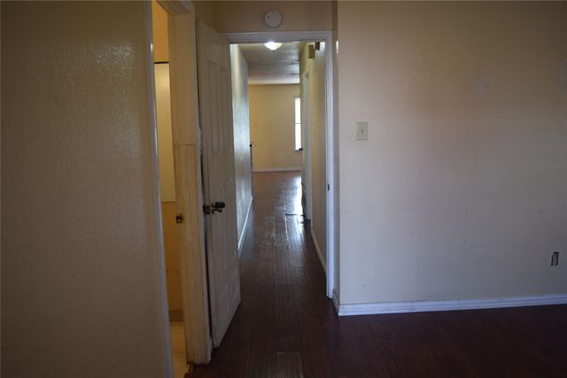 1806 Family Circle, Grand Prairie, TX 75051