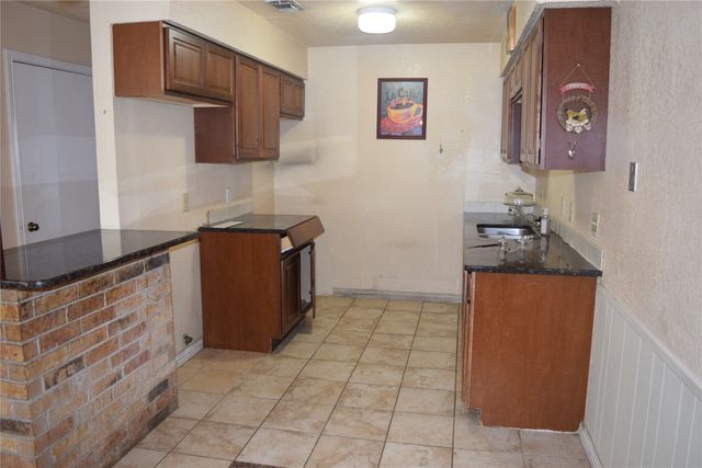 1806 Family Circle, Grand Prairie, TX 75051