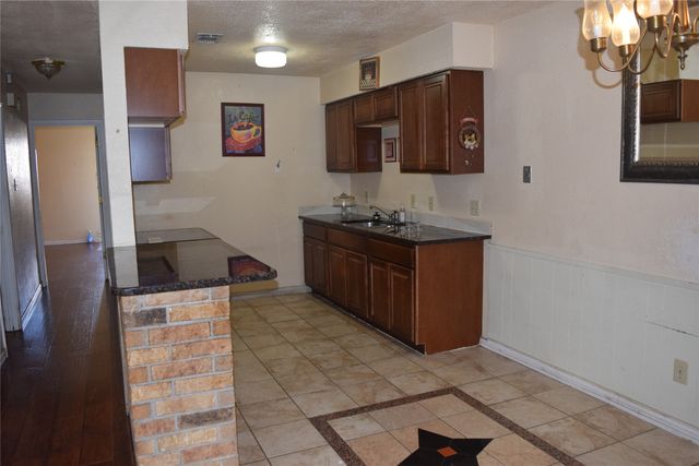 1806 Family Circle, Grand Prairie, TX 75051