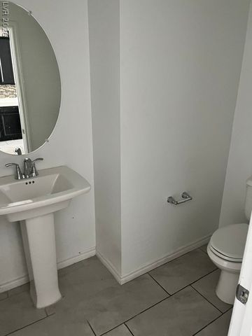7324 North Decatur Boulevard 4, Las Vegas, NV 89131