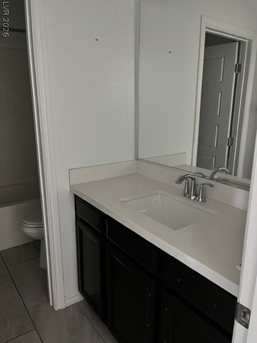 7324 North Decatur Boulevard 4, Las Vegas, NV 89131