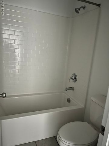 7324 North Decatur Boulevard 4, Las Vegas, NV 89131