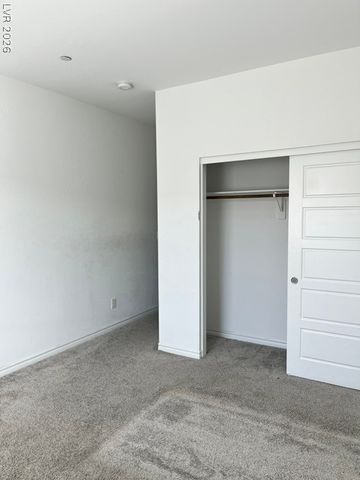 7324 North Decatur Boulevard 4, Las Vegas, NV 89131