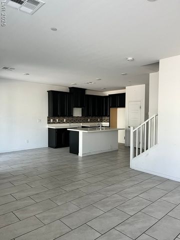 7324 North Decatur Boulevard 4, Las Vegas, NV 89131