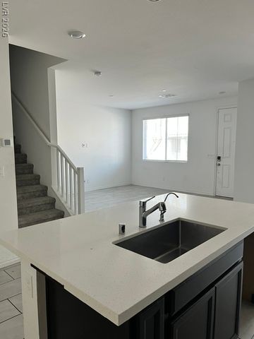 7324 North Decatur Boulevard 4, Las Vegas, NV 89131