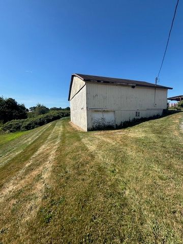 973 New Castle Rd, Franklin Twp, PA 16001