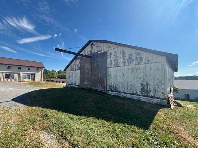 973 New Castle Rd, Franklin Twp, PA 16001