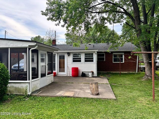 405 Mac Brae Rd, Louisville, KY 40214