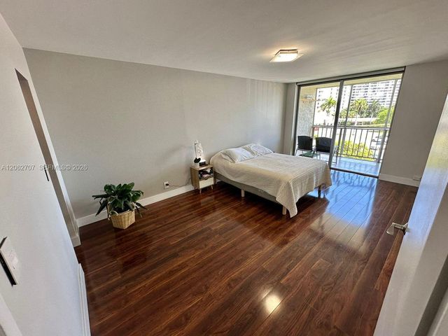 801 Three Islands Blvd 412, Hallandale Beach, FL 33009