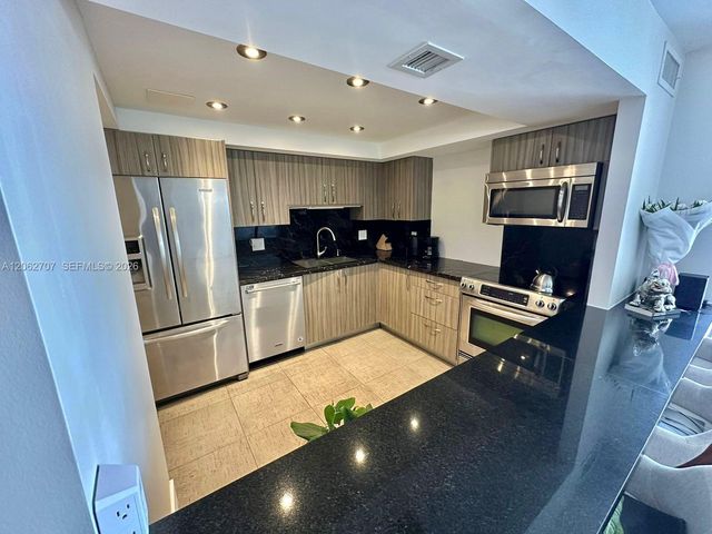 801 Three Islands Blvd 412, Hallandale Beach, FL 33009
