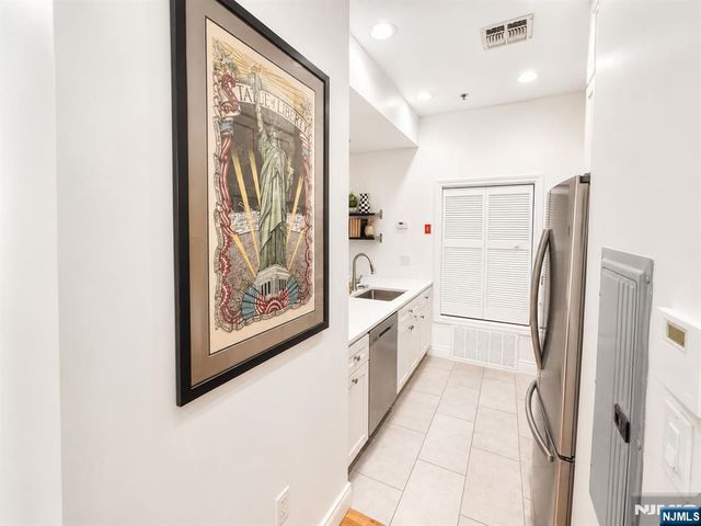 729 Madison Street 1C, Hoboken, NJ 07030