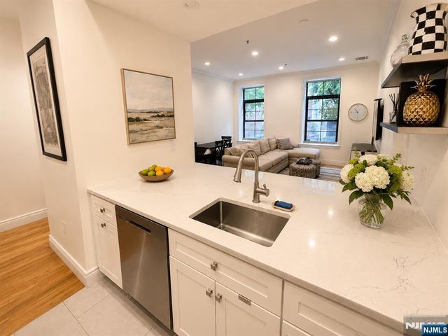 729 Madison Street 1C, Hoboken, NJ 07030