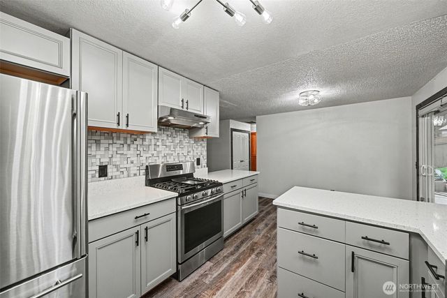 8203 181st Avenue E, Bonney Lake, WA 98391