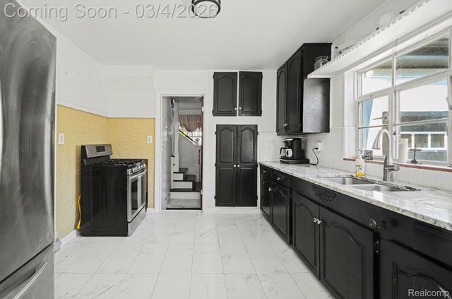 20501 Shady Lane Avenue, St. Clair Shores, MI 48080