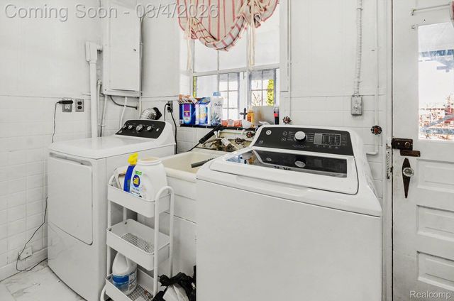 20501 Shady Lane Avenue, St. Clair Shores, MI 48080