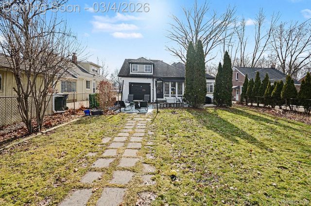 20501 Shady Lane Avenue, St. Clair Shores, MI 48080