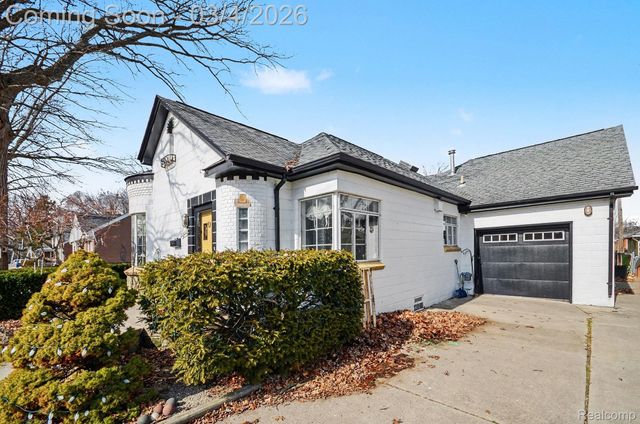 20501 Shady Lane Avenue, St. Clair Shores, MI 48080