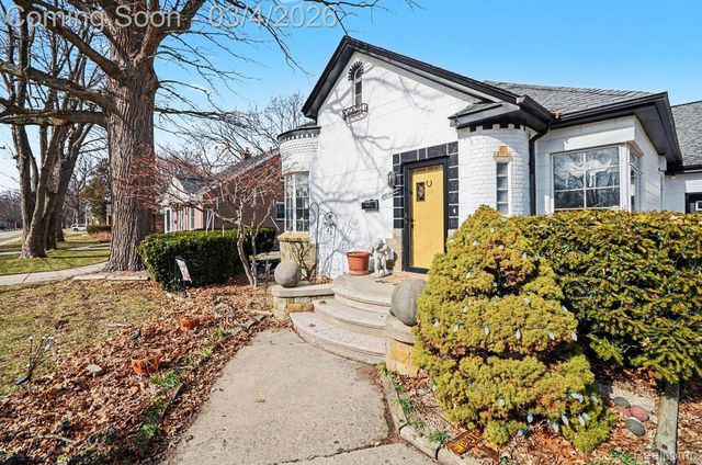 20501 Shady Lane Avenue, St. Clair Shores, MI 48080