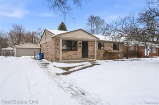 8422 Robindale Avenue, Dearborn Heights, MI 48127