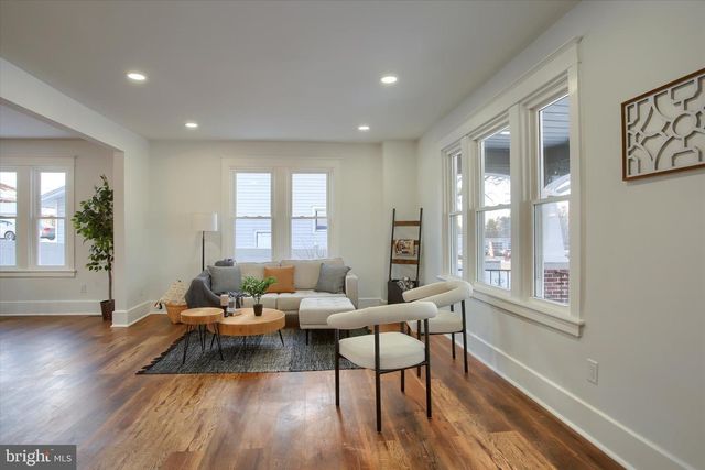 3711 WALNUT ST, Harrisburg, PA 17109